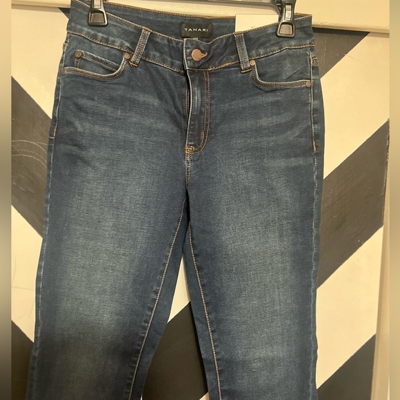 Tahari Jeans Classic Skinny Rayon Denim Size 4/27 - Picture 9 of 9